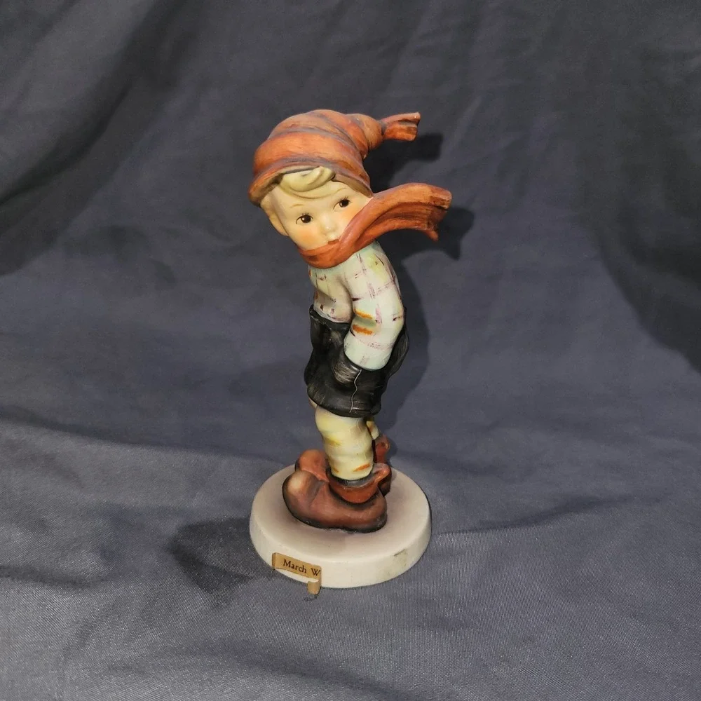 Goebel Hummel Figurine TMK5 #43 March Winds - Unboxed